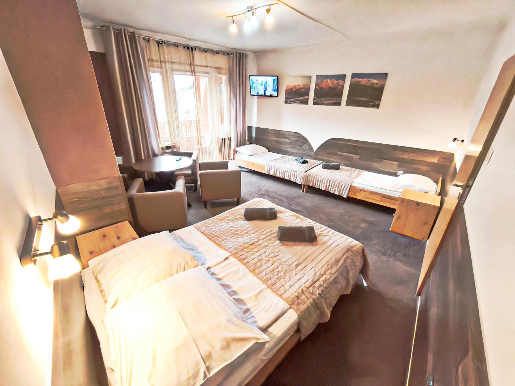 Pokoje Goscinne I Apartamenty Krupowki 19 Zakopane Exterior photo